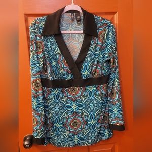 Patterned long sleeved pullover blouse